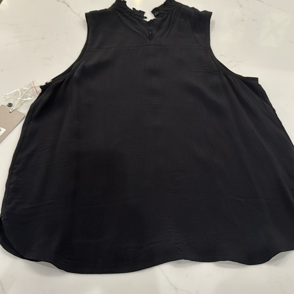 Chelsea 28 black tank top - Picture 3 of 5